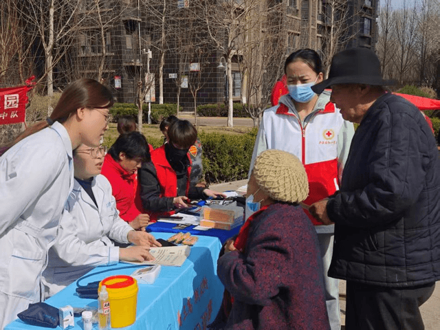 便民服务进社区 暖心服务零距离